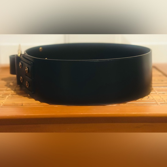 Ralph Lauren Collection Women’s Small Horseshoe-Ring Italian Leather Belt main image 13
